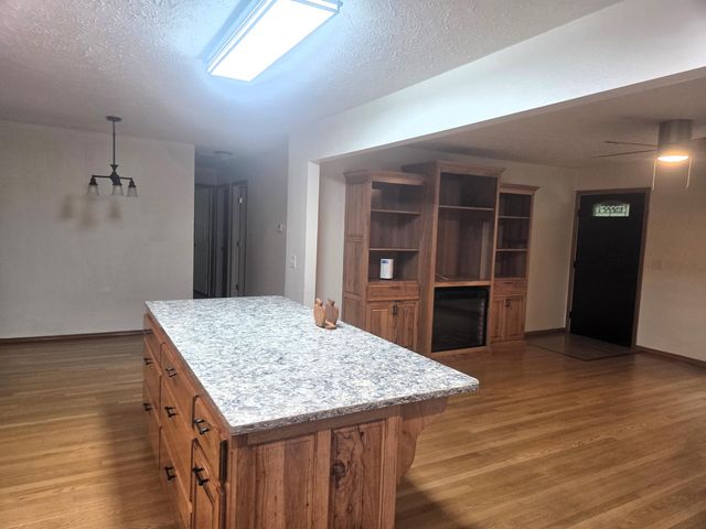 1004 N 11th Avenue, Ozark, MO 65721