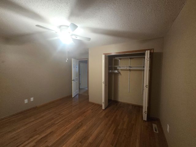 1004 N 11th Avenue, Ozark, MO 65721