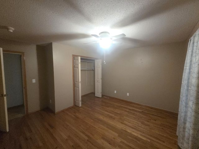 1004 N 11th Avenue, Ozark, MO 65721