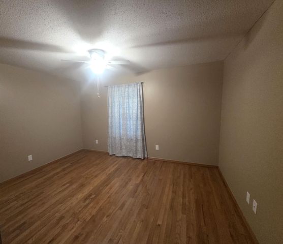 1004 N 11th Avenue, Ozark, MO 65721
