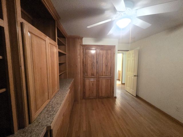 1004 N 11th Avenue, Ozark, MO 65721