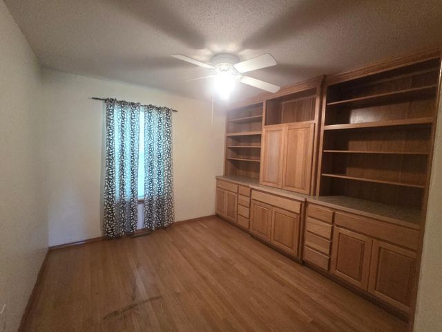 1004 N 11th Avenue, Ozark, MO 65721