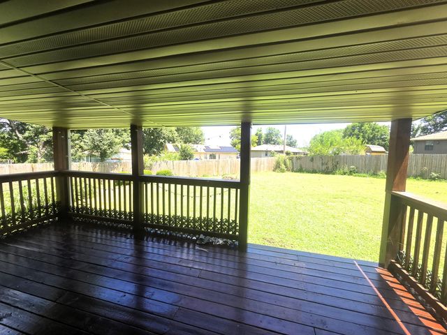 1004 N 11th Avenue, Ozark, MO 65721