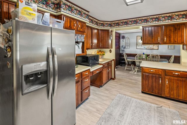 17 CRESTWOOD Drive, Centralia, IL 62801