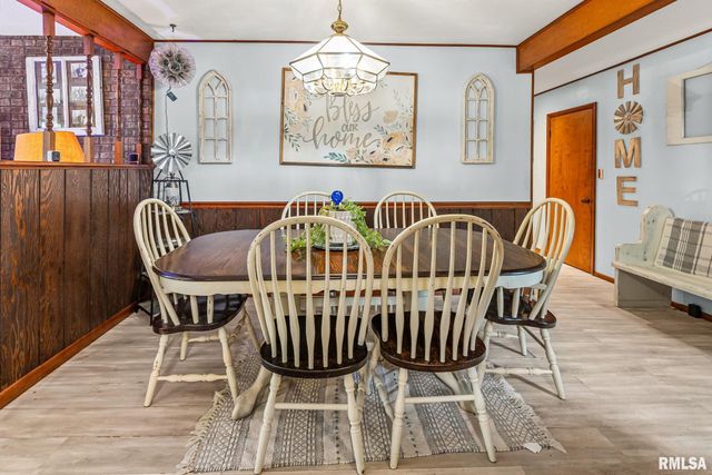 17 CRESTWOOD Drive, Centralia, IL 62801