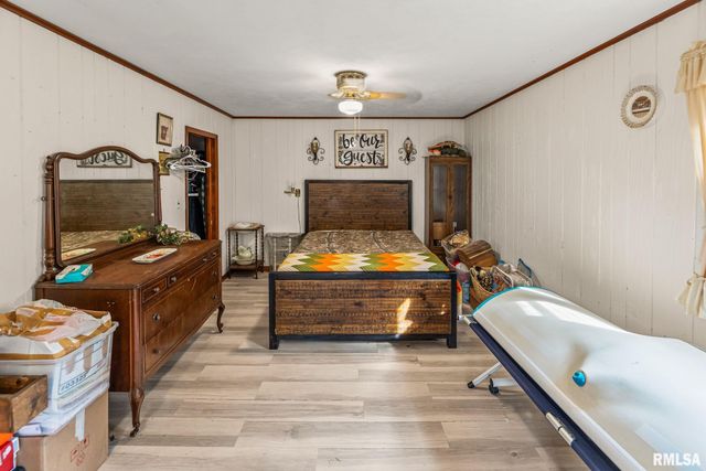 17 CRESTWOOD Drive, Centralia, IL 62801