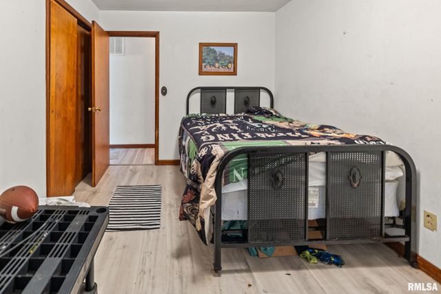 17 CRESTWOOD Drive, Centralia, IL 62801