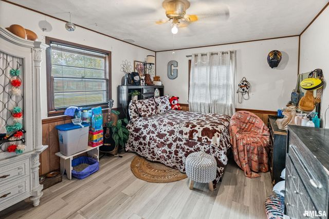 17 CRESTWOOD Drive, Centralia, IL 62801