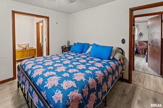 17 CRESTWOOD Drive, Centralia, IL 62801