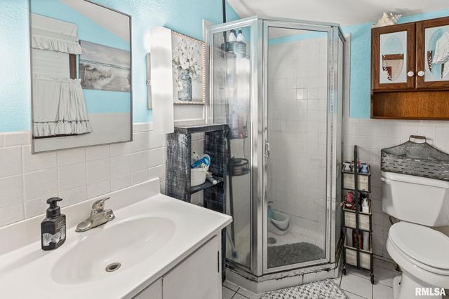 17 CRESTWOOD Drive, Centralia, IL 62801