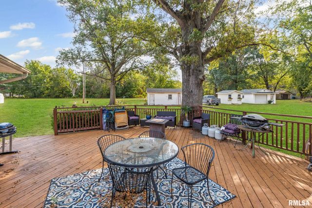 17 CRESTWOOD Drive, Centralia, IL 62801