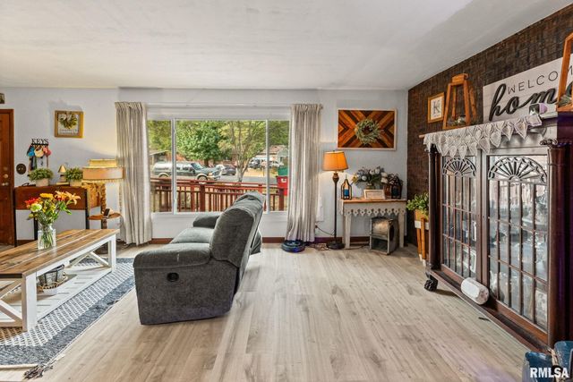 17 CRESTWOOD Drive, Centralia, IL 62801