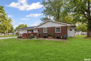 17 CRESTWOOD Drive, Centralia, IL 62801