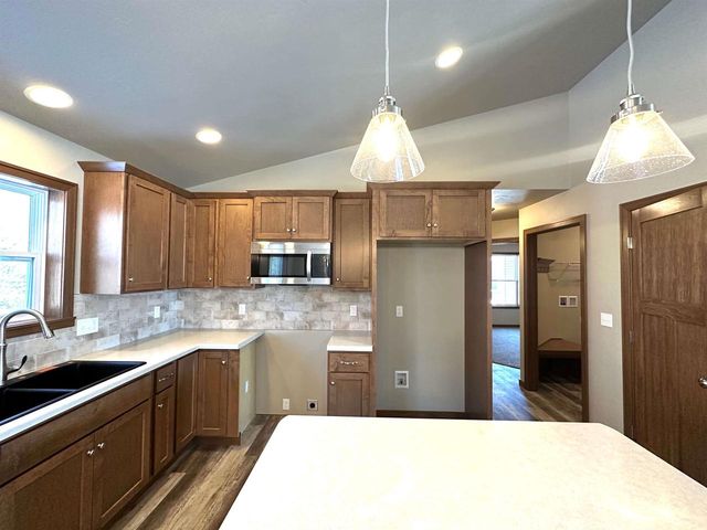 N1766 WATERLEFE DRIVE, Greenville, WI 54942