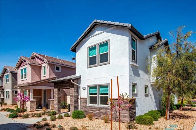 260 Summerville LN, Palmdale, CA 93551