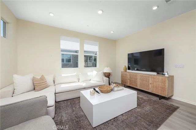 260 Summerville LN, Palmdale, CA 93551