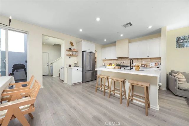 260 Summerville LN, Palmdale, CA 93551