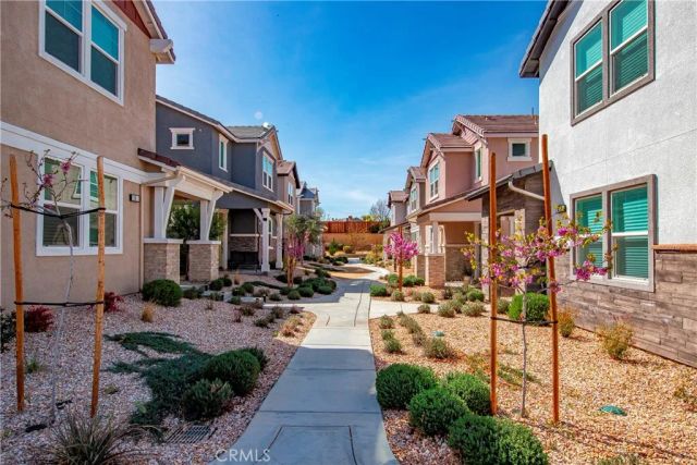 260 Summerville LN, Palmdale, CA 93551