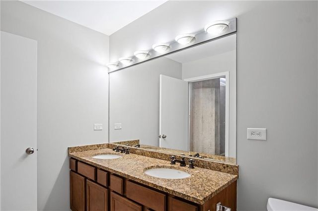 2107 Grand Boulevard 304, Kansas City, MO 64108