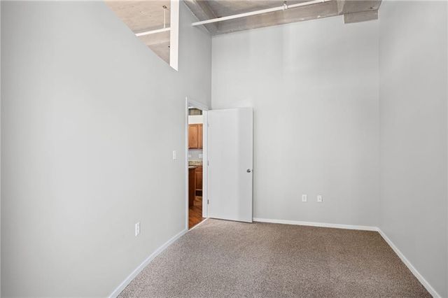 2107 Grand Boulevard 304, Kansas City, MO 64108