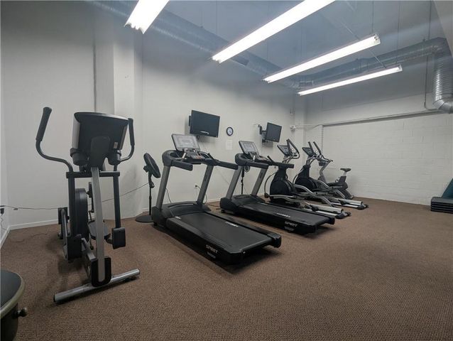 2107 Grand Boulevard 304, Kansas City, MO 64108