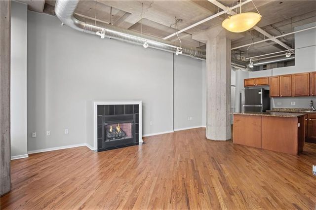 2107 Grand Boulevard 304, Kansas City, MO 64108