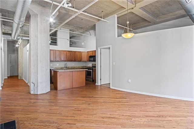 2107 Grand Boulevard 304, Kansas City, MO 64108