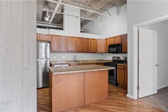 2107 Grand Boulevard 304, Kansas City, MO 64108