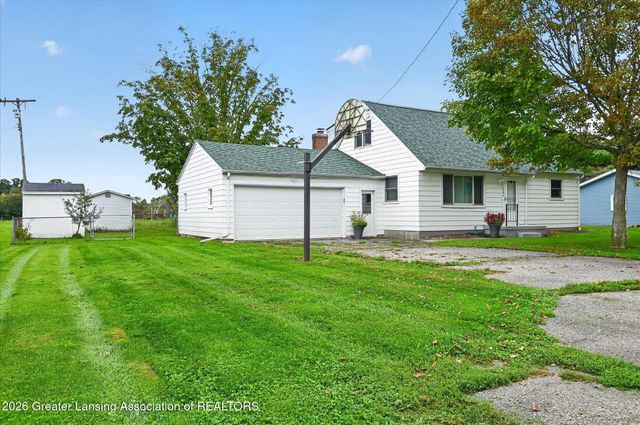 7096 N Hartel Road, Potterville, MI 48876