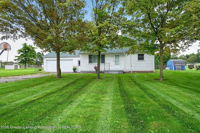 7096 N Hartel Road, Potterville, MI 48876