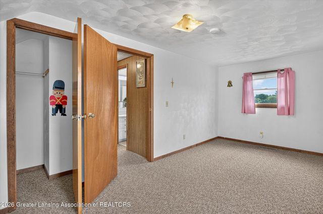7096 N Hartel Road, Potterville, MI 48876