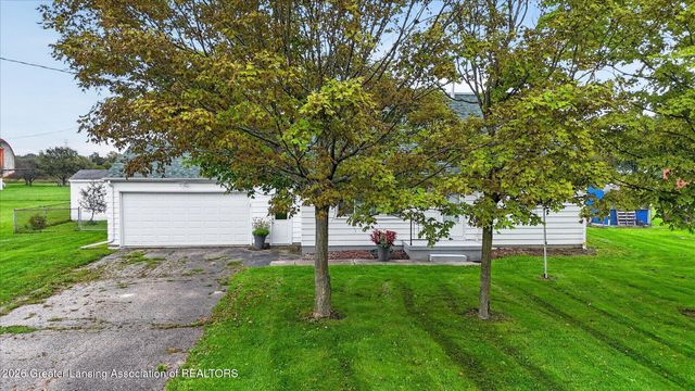 7096 N Hartel Road, Potterville, MI 48876