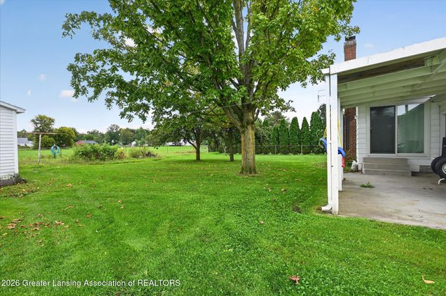7096 N Hartel Road, Potterville, MI 48876