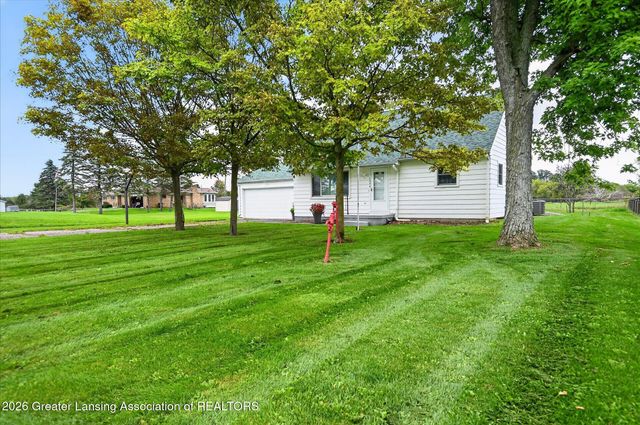 7096 N Hartel Road, Potterville, MI 48876