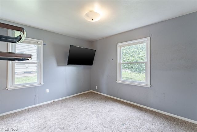 106 E Dresden Avenue, Akron, OH 44301