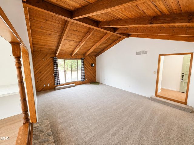 52859 Day Road, La Pine, OR 97739