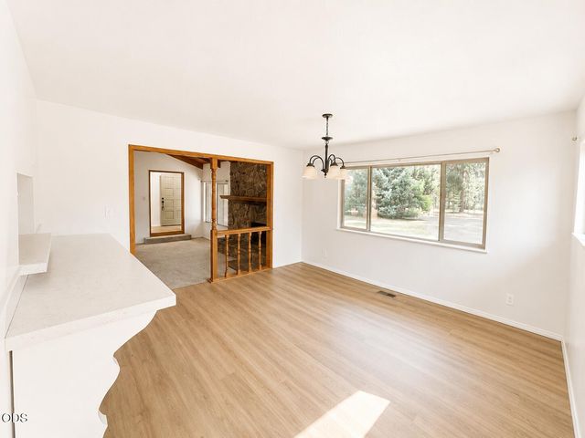 52859 Day Road, La Pine, OR 97739
