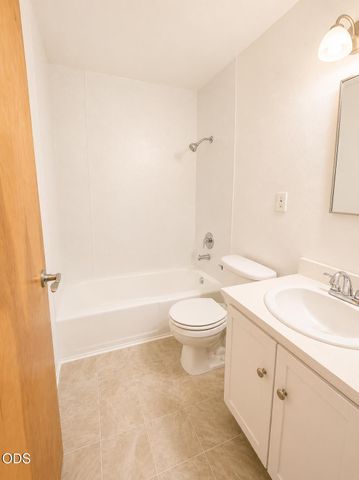 52859 Day Road, La Pine, OR 97739