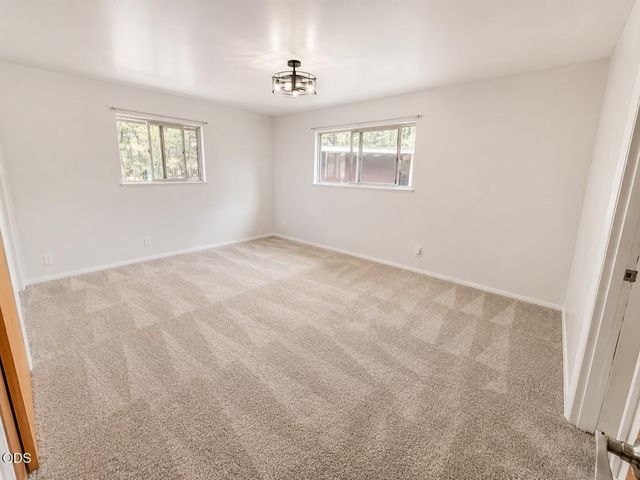 52859 Day Road, La Pine, OR 97739