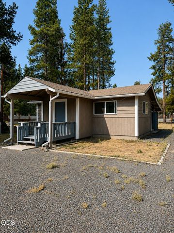 52859 Day Road, La Pine, OR 97739