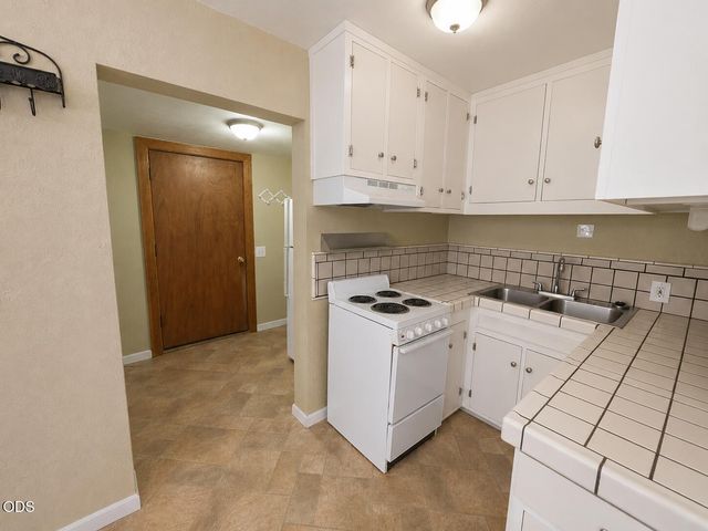 52859 Day Road, La Pine, OR 97739
