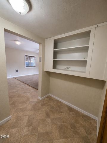 52859 Day Road, La Pine, OR 97739