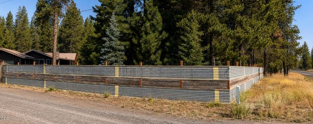 52859 Day Road, La Pine, OR 97739