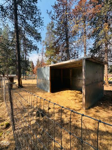 52859 Day Road, La Pine, OR 97739