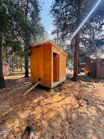 52859 Day Road, La Pine, OR 97739