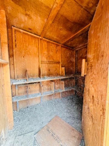 52859 Day Road, La Pine, OR 97739