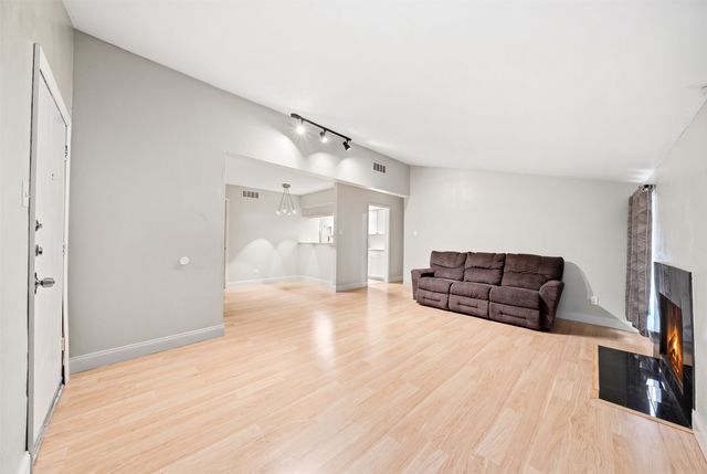 12824 Midway Road 2136, Dallas, TX 75244