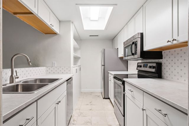 12824 Midway Road 2136, Dallas, TX 75244