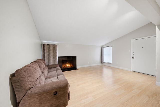 12824 Midway Road 2136, Dallas, TX 75244