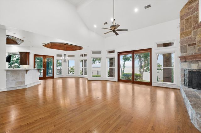 1180 Emerald Sound Boulevard, Oak Point, TX 75068